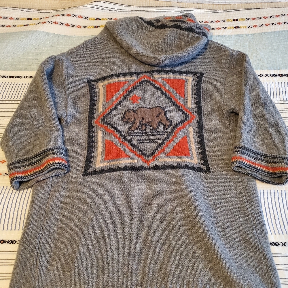 HOLLISTER 100%lambs wool, tribal, cardigan, Calif